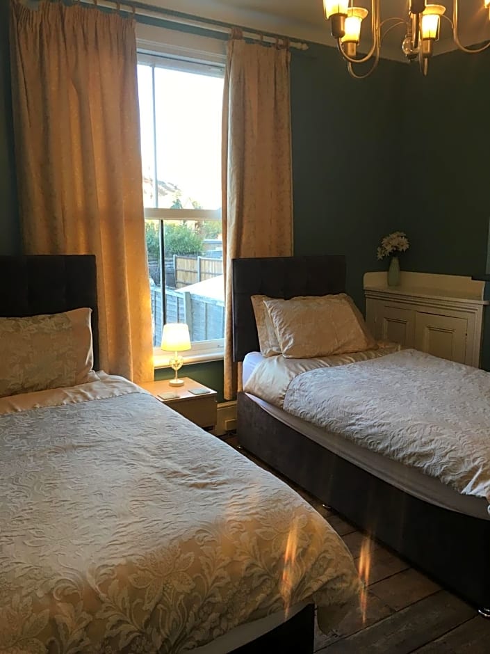 The Townhouse B and B free continental breakfast included