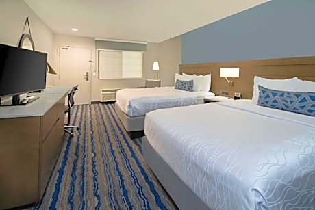 2 QUEEN BEDS,NSMK,HISPD,40LCD,MICRFG,FULL BREAKFAST