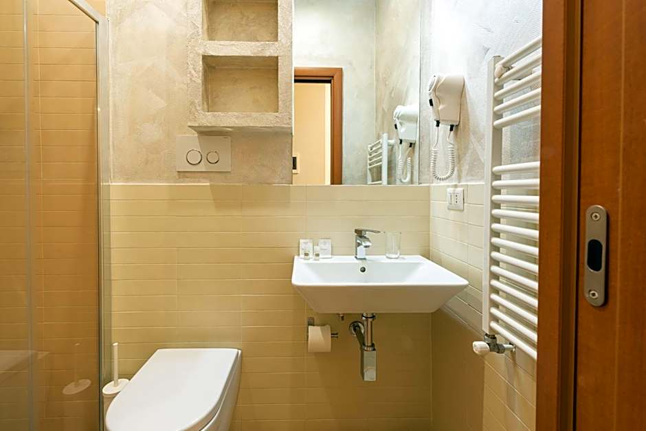 Top Floor Colosseo Guesthouse