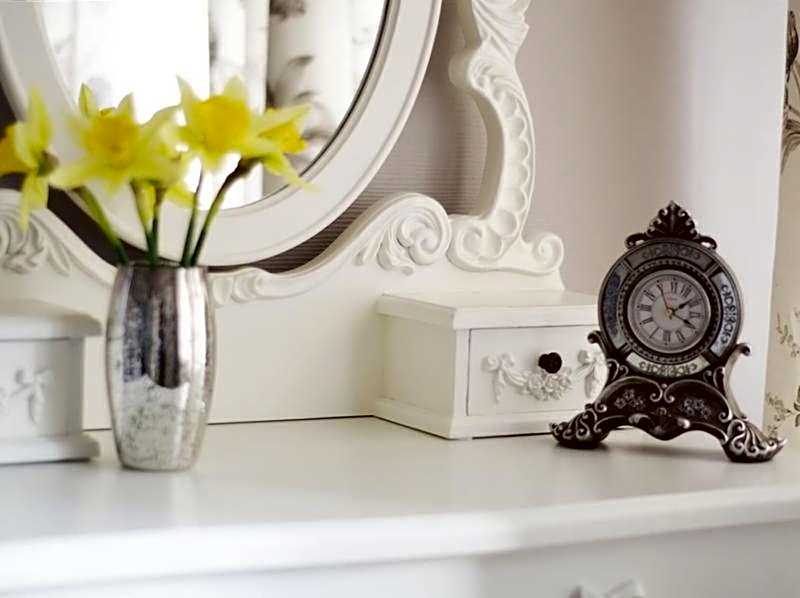 The Cambridge Guest House by Tas