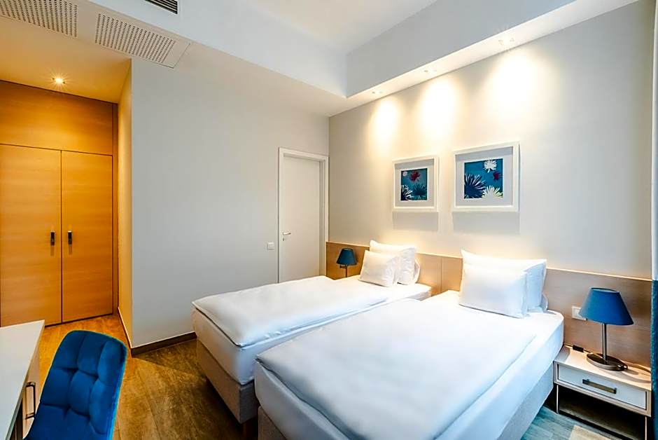 Atrium Fashion Hotel