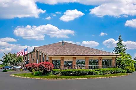 Quality Inn Byron Center