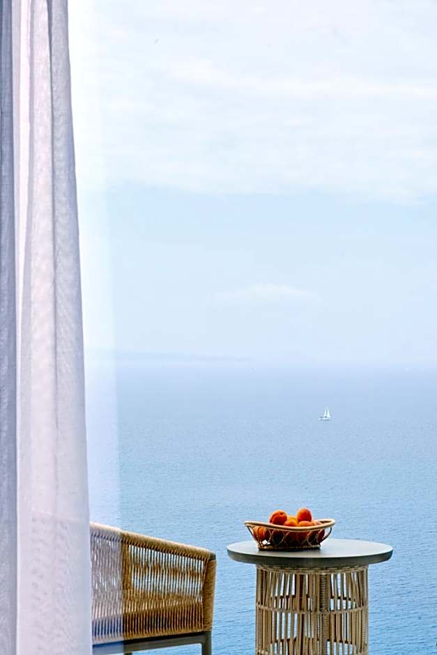 Elix, Mar-Bella Collection