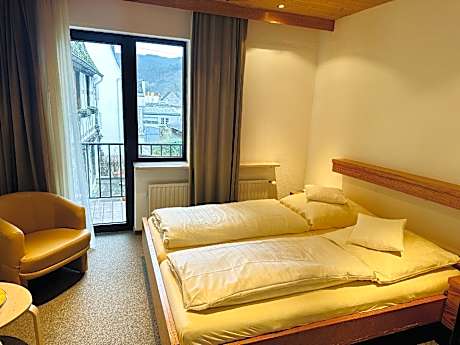 Doppelzimmer-Budget-Ensuite mit Dusche-Balkon