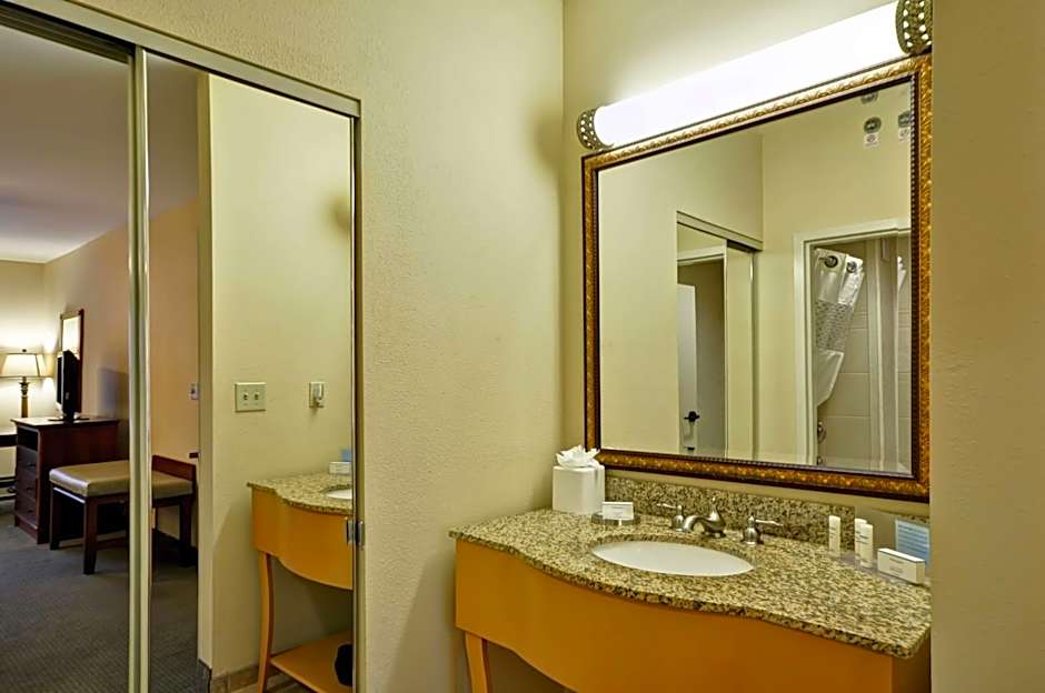 Hampton Inn By Hilton And Suites Charleston/Mt. Pleasant-Isle Of Palms