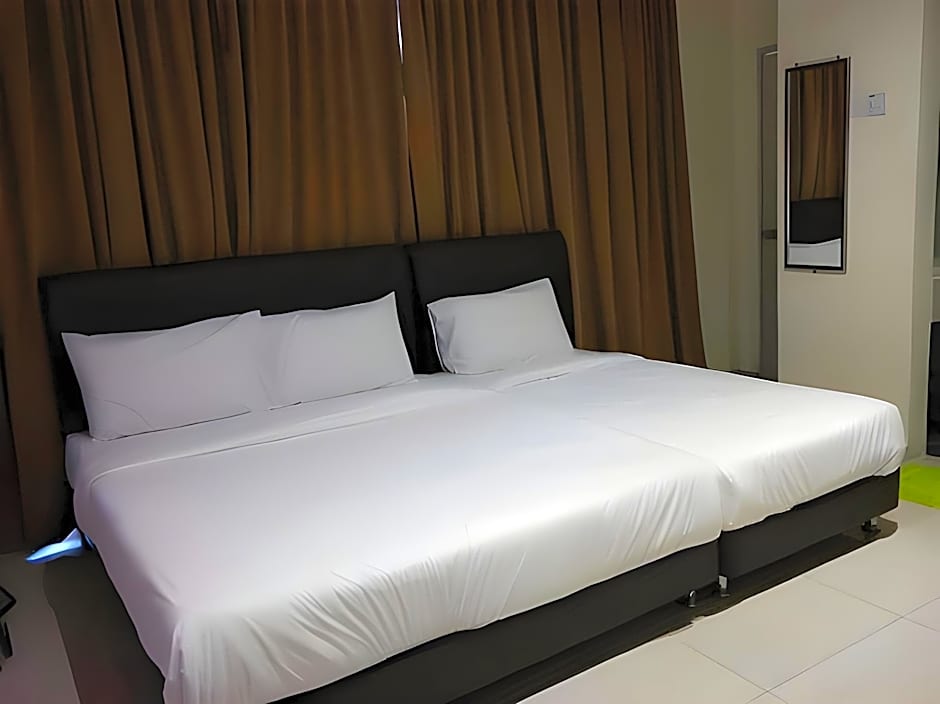 Clover Hotel