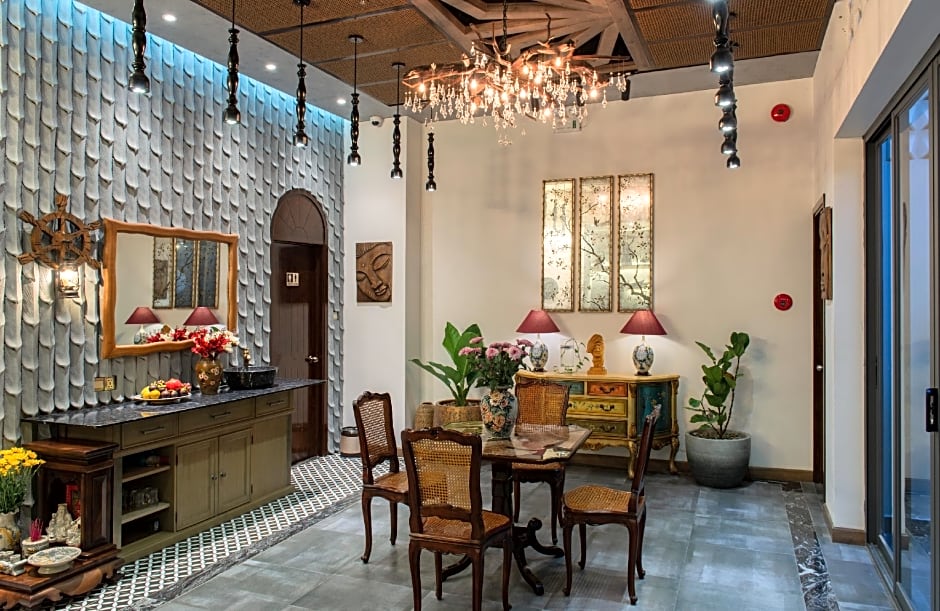 Aaron Boutique Hotel