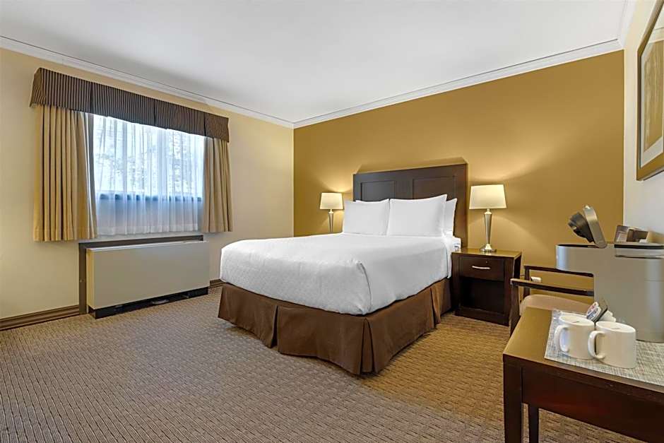 Best Western Plus Baker Street Inn