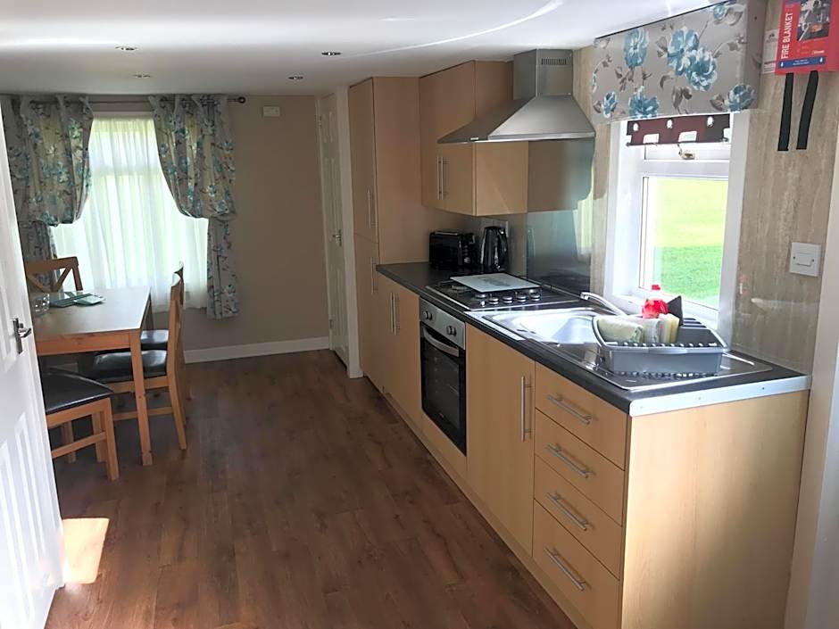 Red Deer Village Holiday Park - 3 Bedroom, Self-Catering Holiday Home