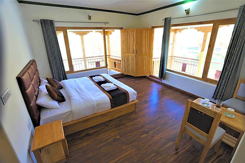 Photo 1 of 4 of Suite