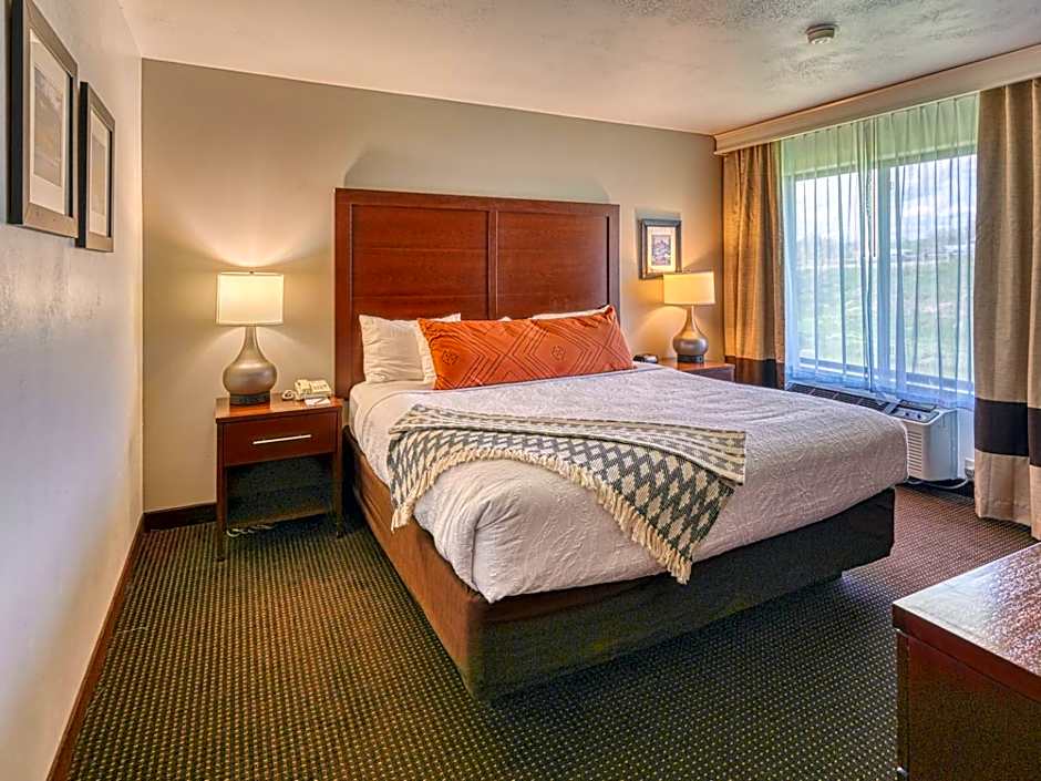 Yellowstone River Inn & Suites