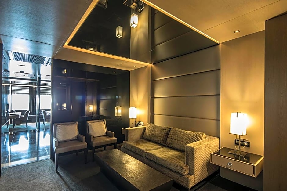 Key Hotel