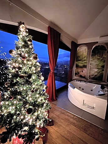 Suite with Mountain View