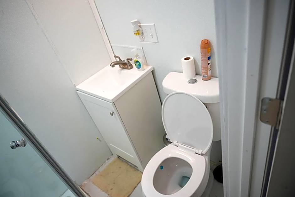 Divine Villa Guest House Harper Ave WITH FREE PRIVATE PARKING