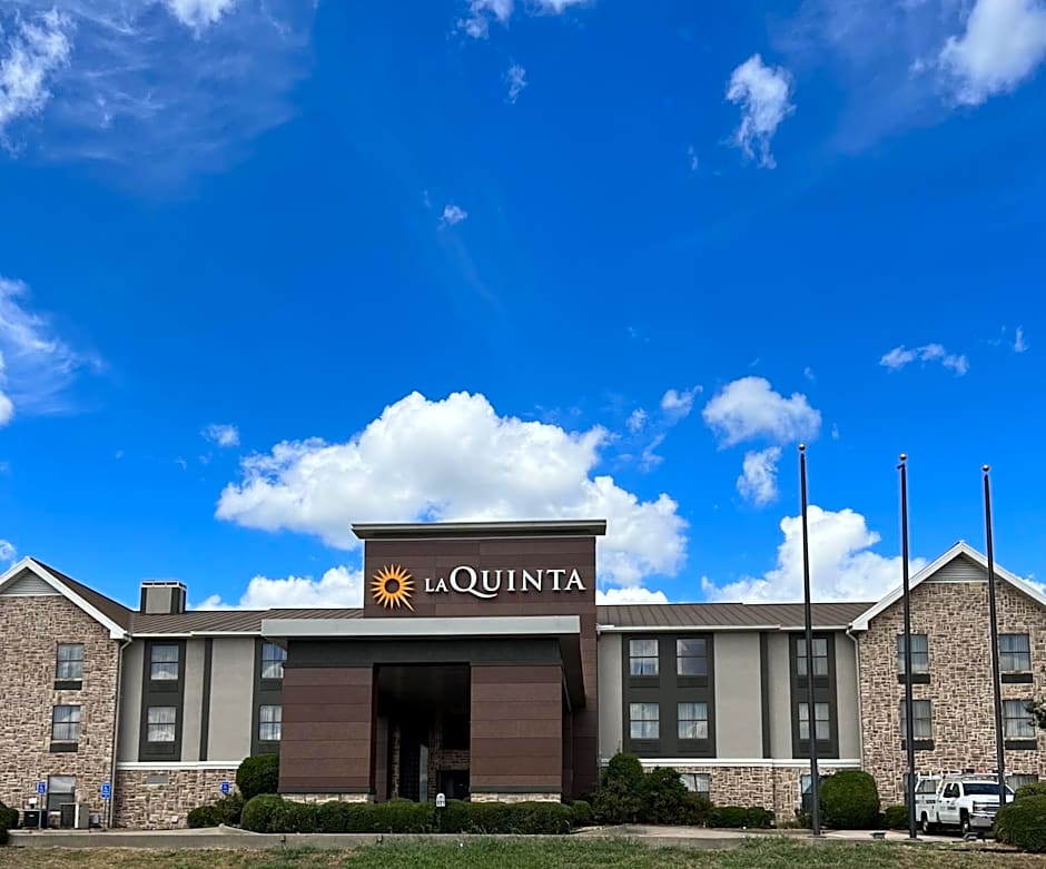 La Quinta Inn & Suites by Wyndham Denison - North Lake Texoma