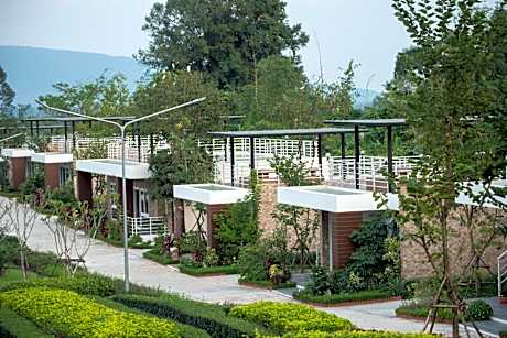 Villa with Garden View