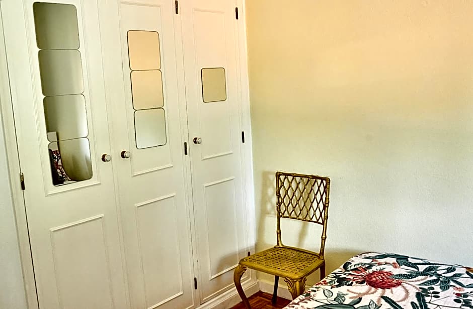 Ljmonade Hostel