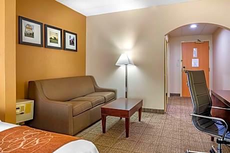 Queen Suite with Two Queen Beds - Accessible/Non-Smoking