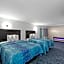 Hotel OPUS Bronx Near Bay Plaza Mall