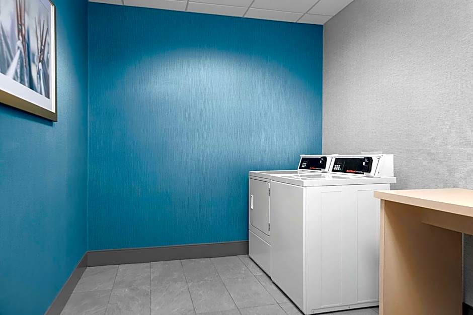 Hampton Inn By Hilton & Suites Atl-Six Flags