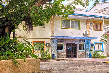 Hidden Hill Hotel