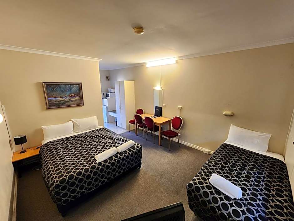Hume Inn Motel