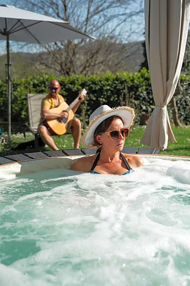 Baita Naturas con piscina idromassaggio calda, privata e gratuita