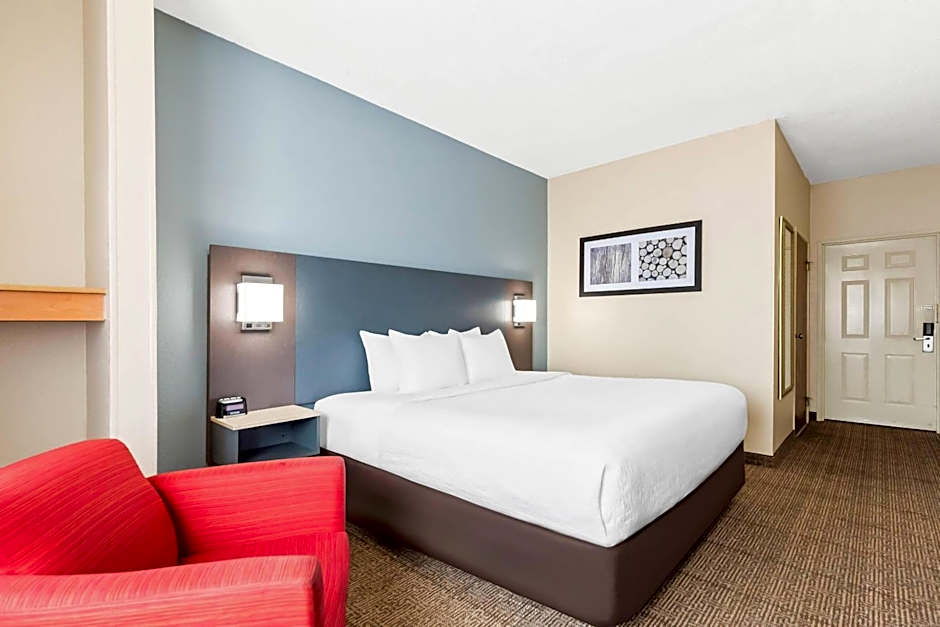 Quality Inn and Suites Springfield Southwest near I-72