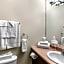 Econo Lodge Brossard