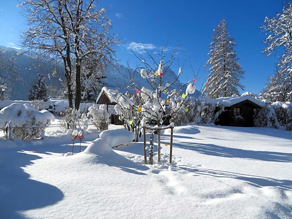 Hilleprandt - Adults Only