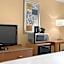 Dubuque Inn and Suites