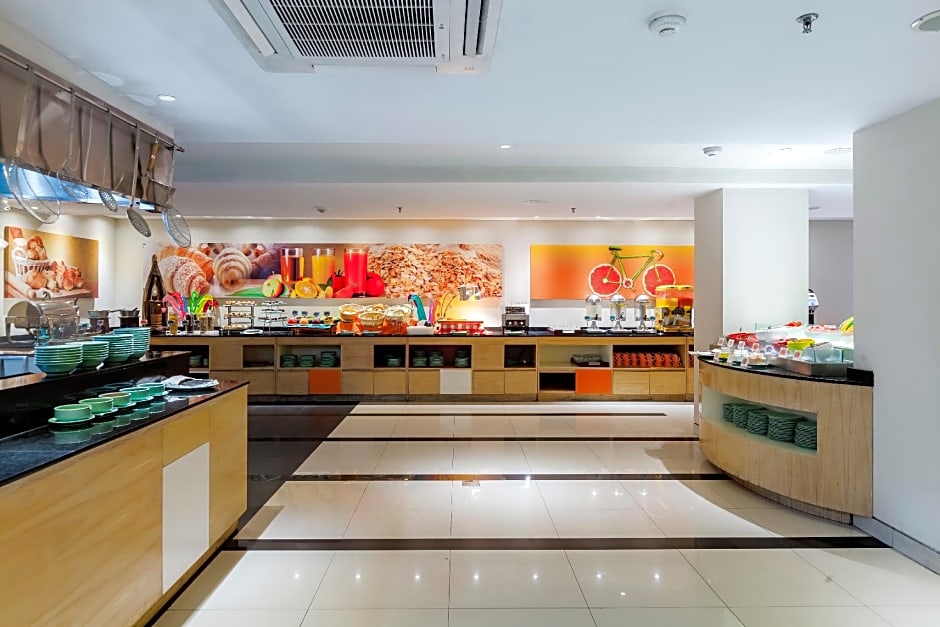 Harris Hotel Seminyak