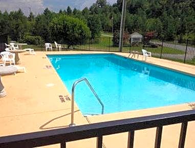 Super 8 by Wyndham Cartersville