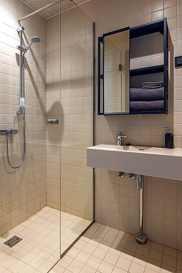 Hugo Apartment Hotel