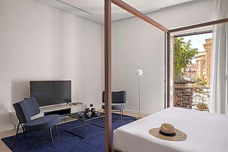 Suite with Hot Tub
