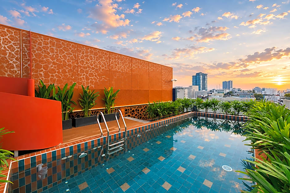 Photo 1 of 50 of KiN Hotel Ly Tu Trong Edition