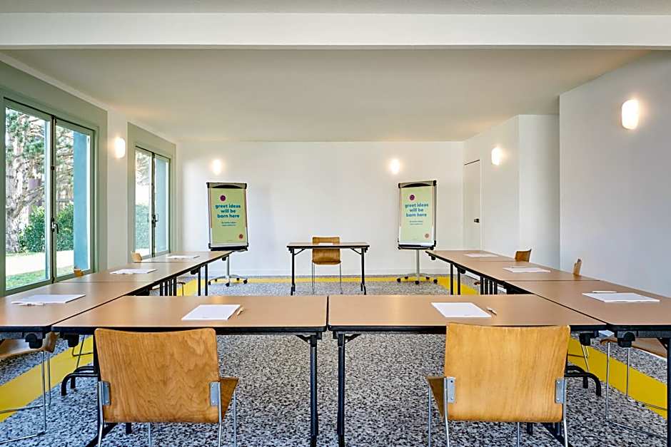 Greet Hotel Versailles - Voisins Le Bretonneux