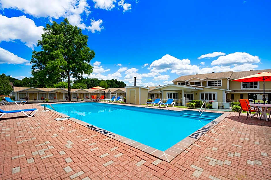 Super 8 by Wyndham Brockville