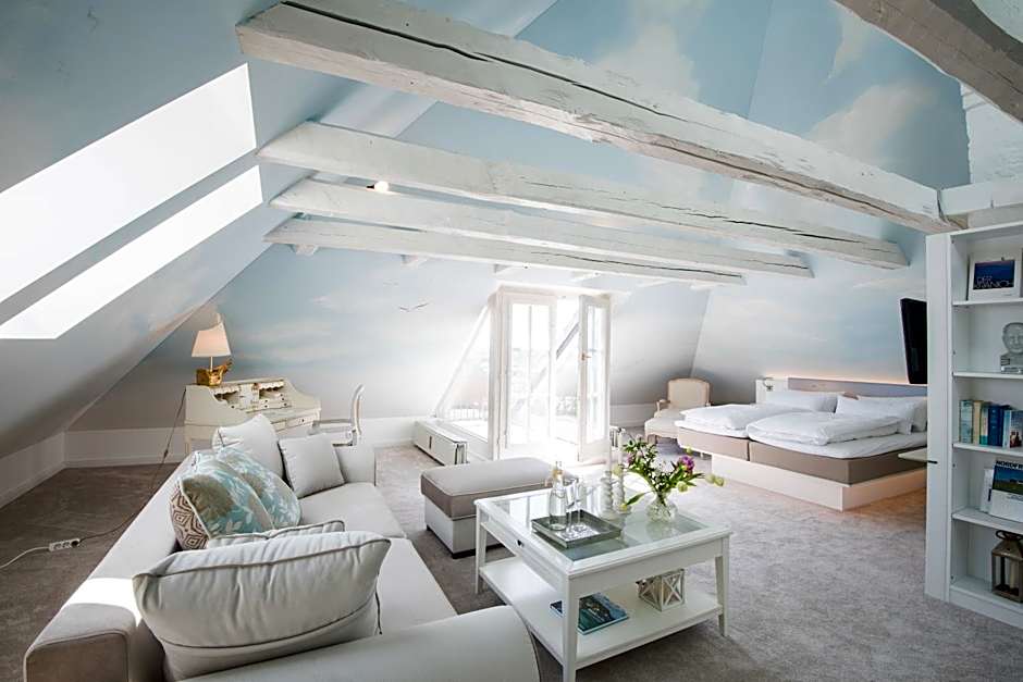 Photo 1 of 10 of Deluxe Junior Suite