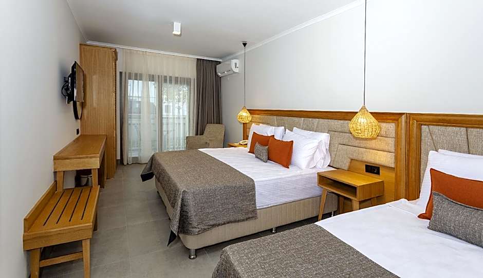 Yalıpark Beach Hotel