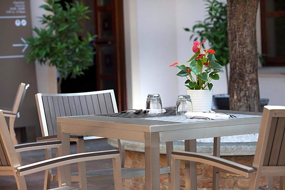 Le Torri - Rooms and Apartments