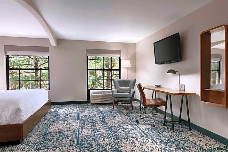 Four Points by Sheraton Raleigh Arena