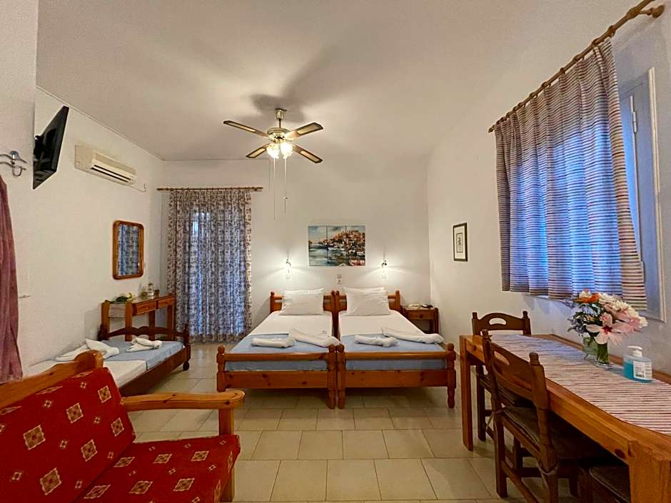 Villa Gelly's Studios