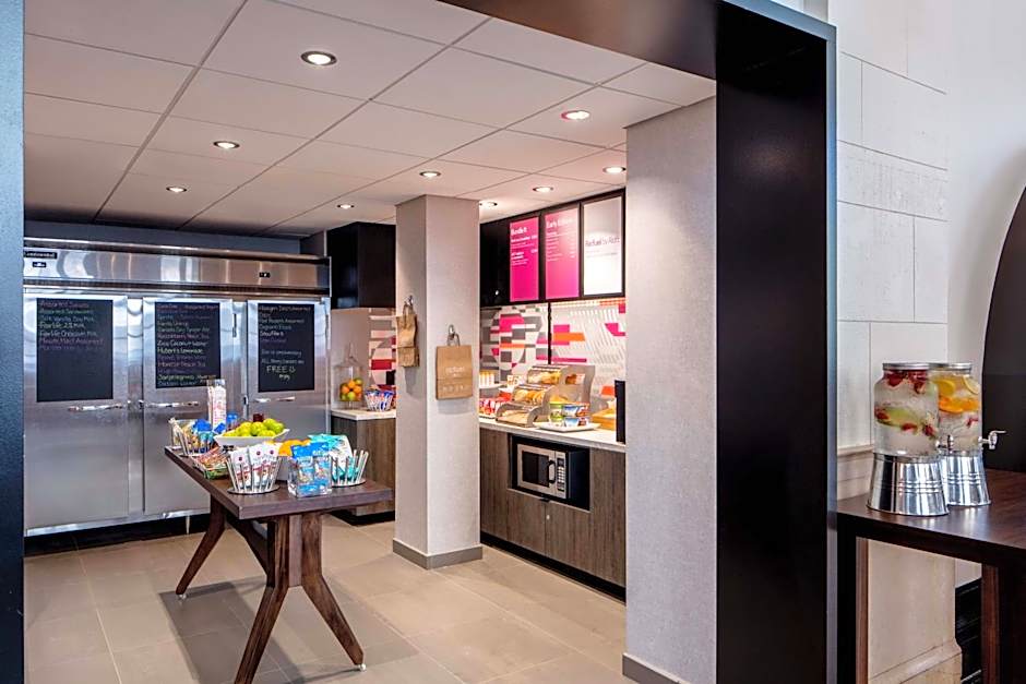 Aloft Philadelphia Downtown