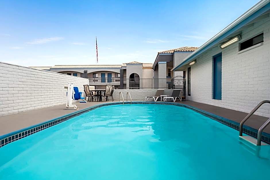 Baymont by Wyndham Kingman