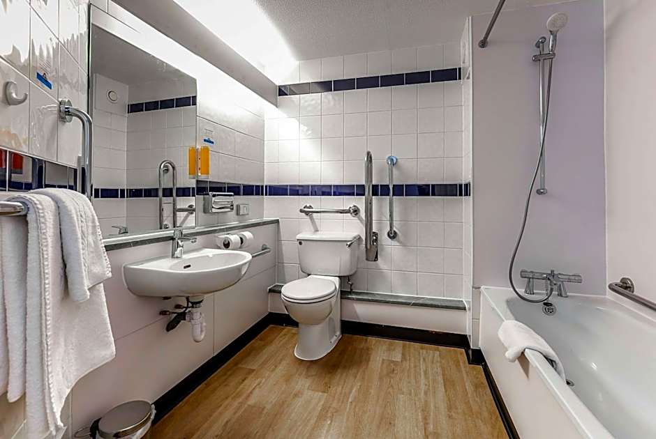 Days Inn by Wyndham Warwick North M40