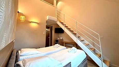 Duplex Quadruple Room - Garden Side
