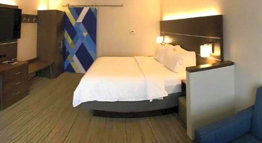 Holiday Inn Express and Suites Hannibal-Medical Center By IHG