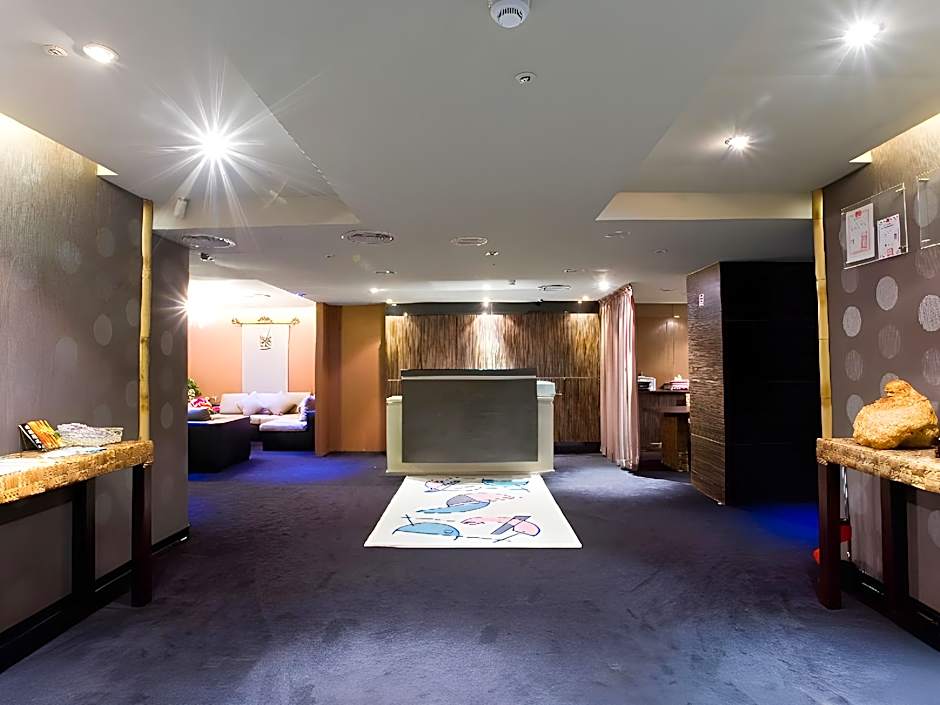 Hold Me Hotel  Zhongzheng