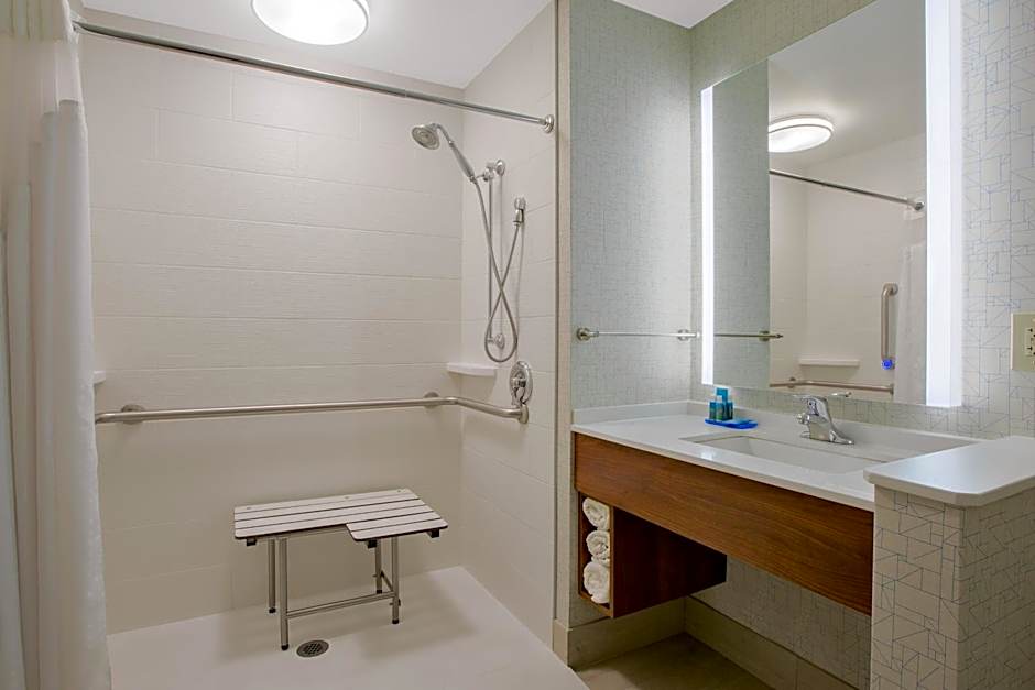 Holiday Inn Express Hotel & Suites Ontario By IHG